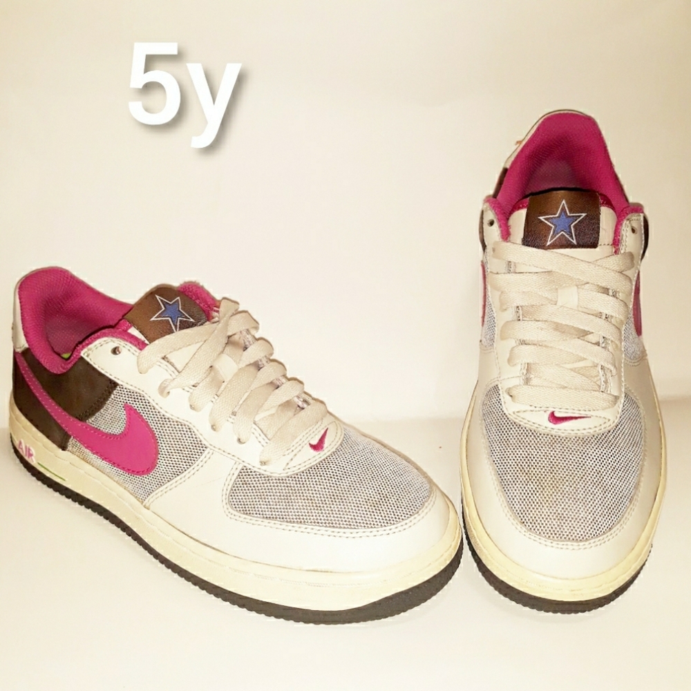 Nike Air Force 1. Size 5y